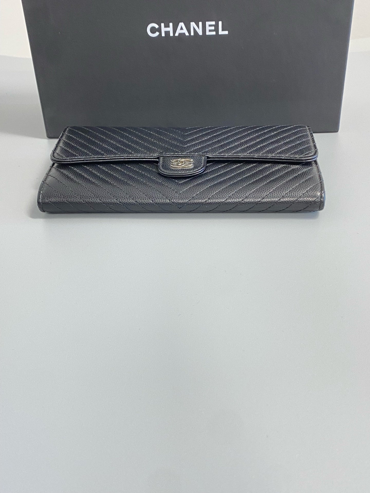 Chanel Mouth-shaped wallet A80758_Y25128_45002