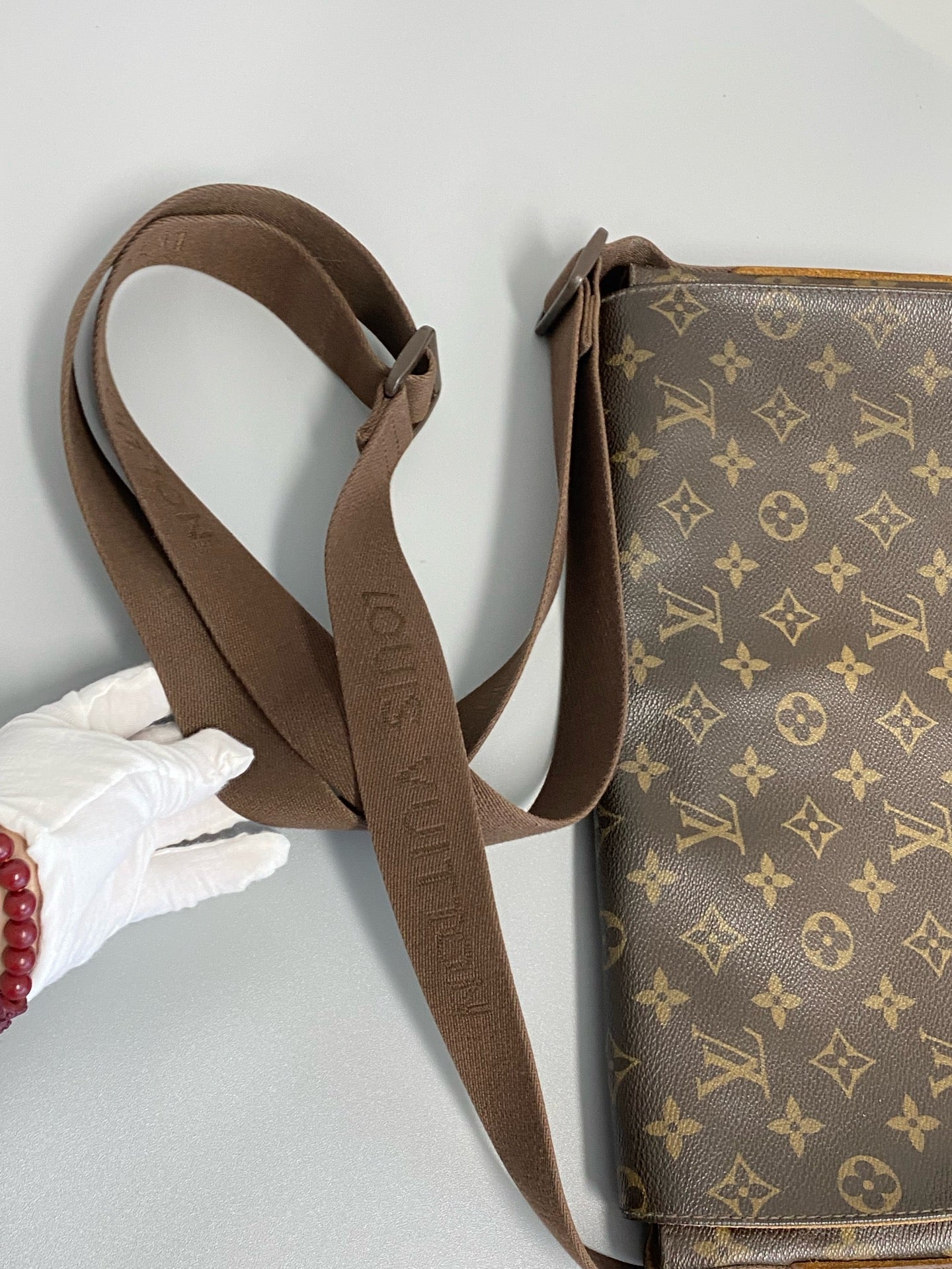 Louis Vuitton Brown Messenger Bag M97039