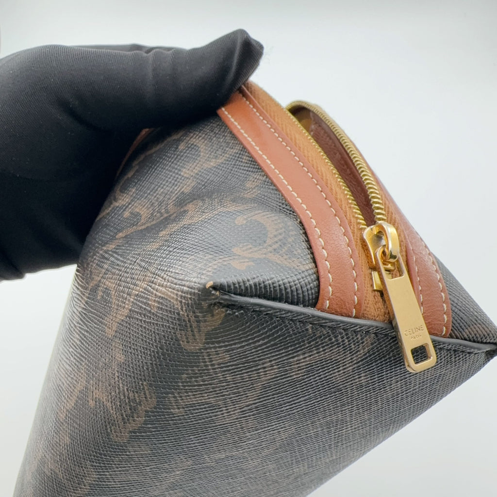 Celine Crossbody CONF.10E382CBX.04LU