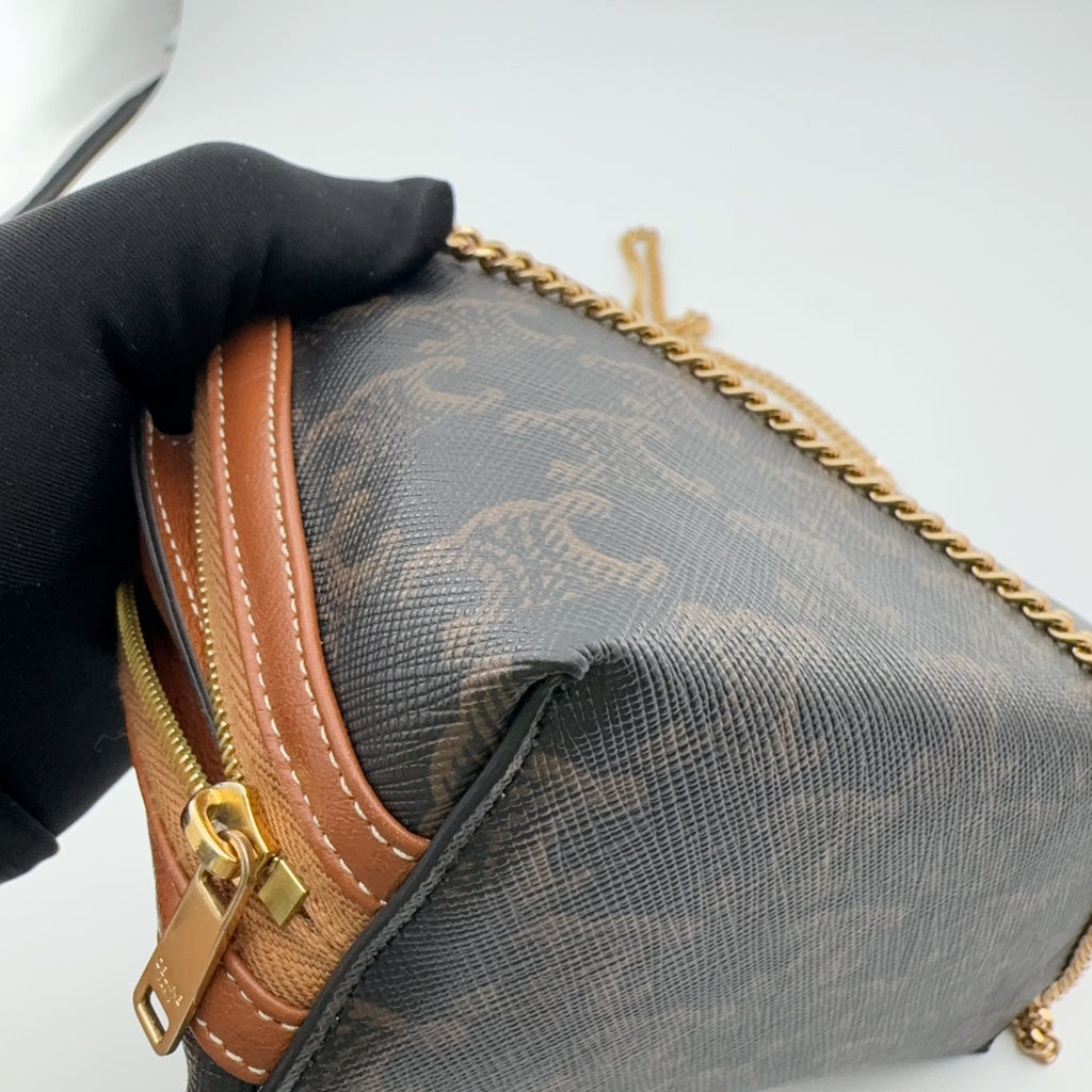Celine Crossbody CONF.10E382CBX.04LU