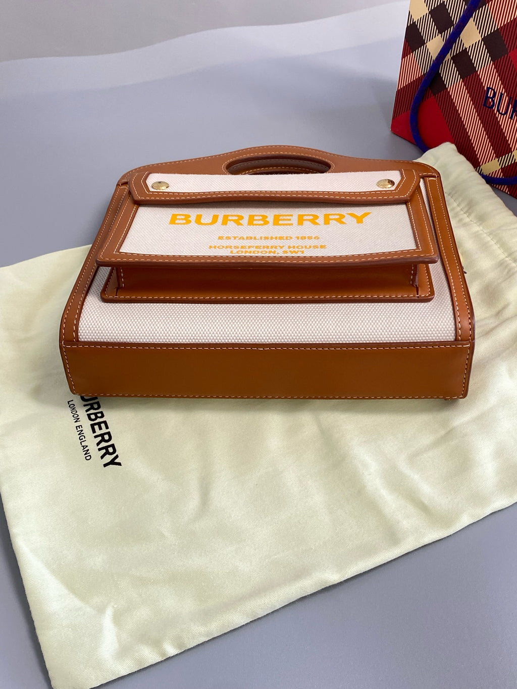 Burberry Messenger Bag 80368121