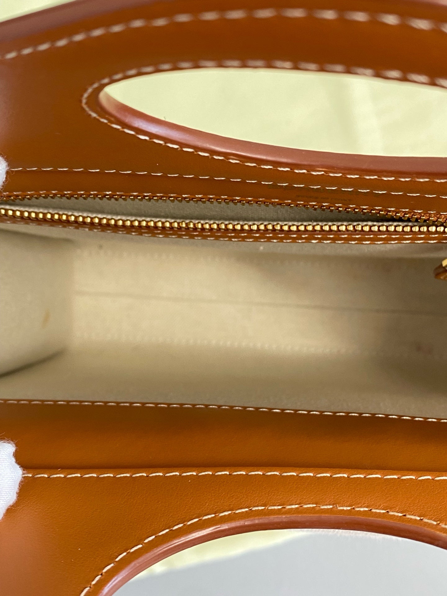 Burberry Messenger Bag 80368121