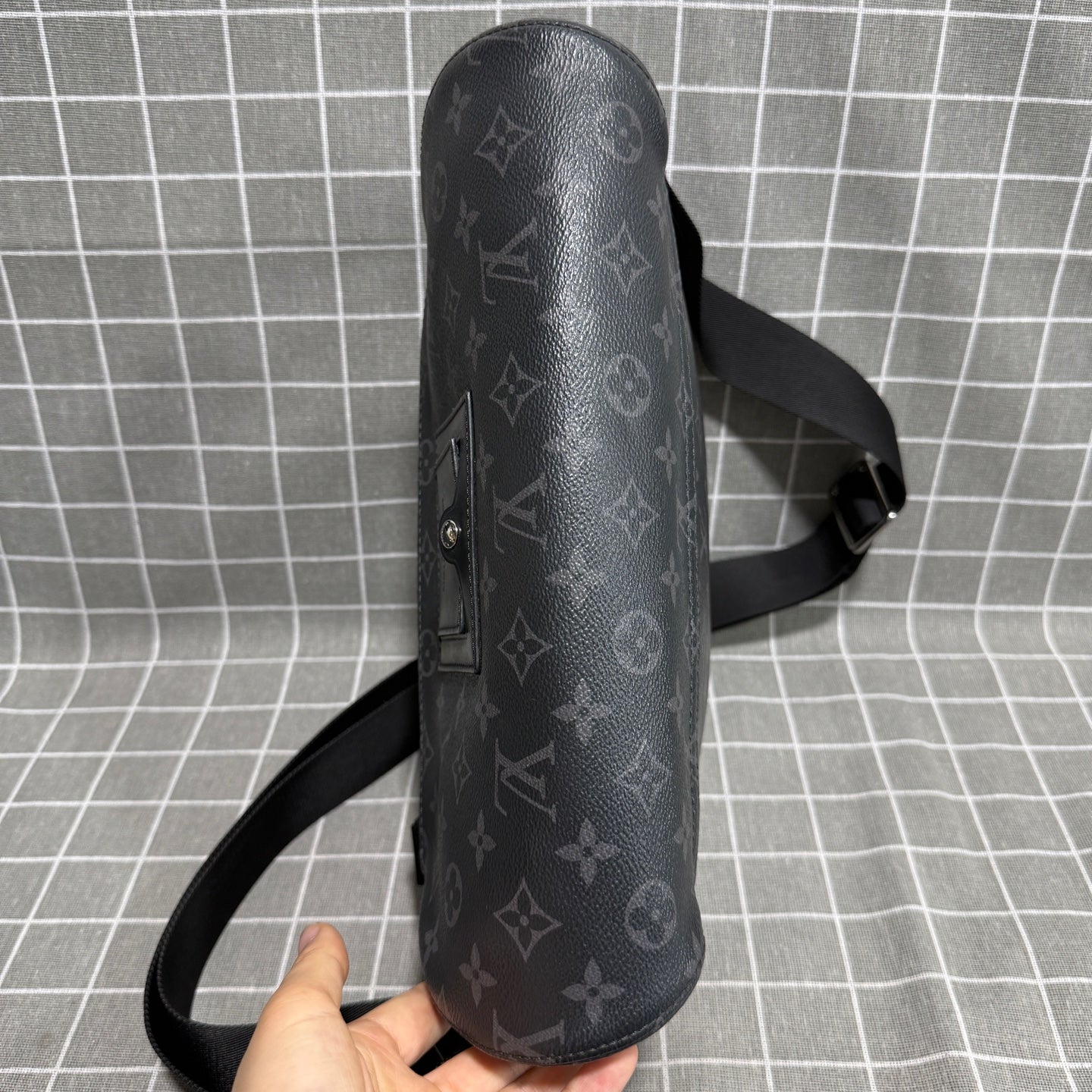 Louis Vuitton Voyager Canvas Messenger Bag M40511