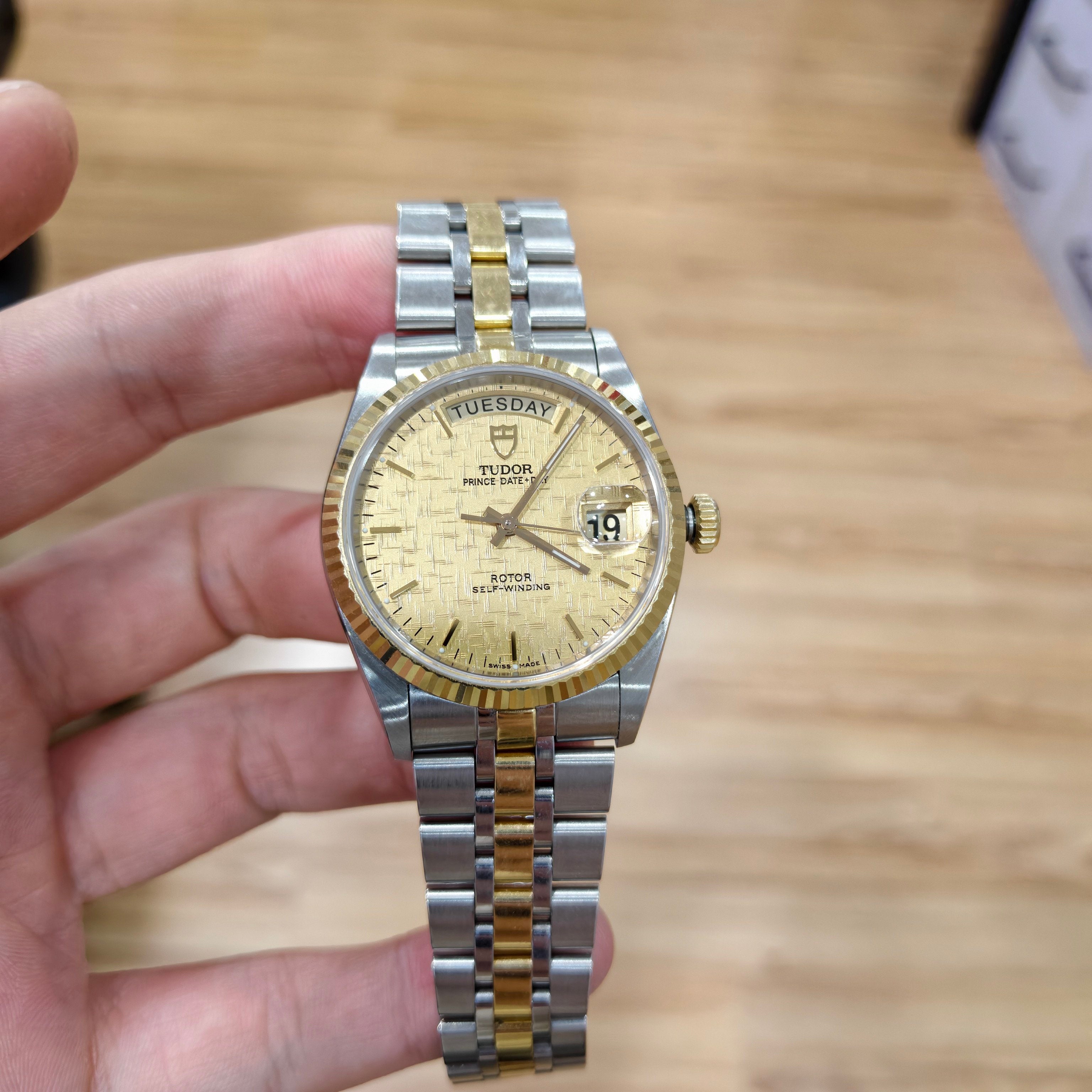 Tudor Prince Sunday Calendar Model 36 millimeters m76213-0016
