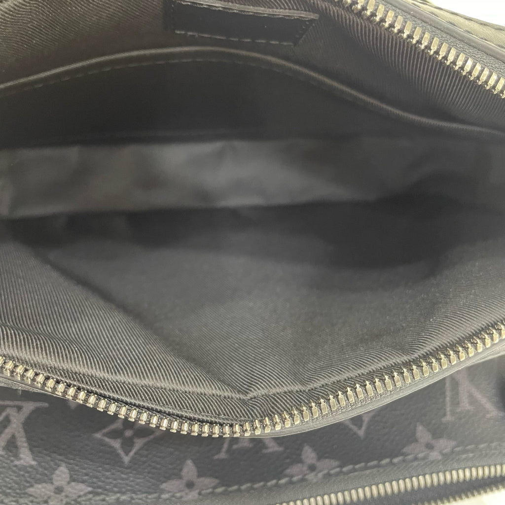 Louis Vuitton Messenger Bag