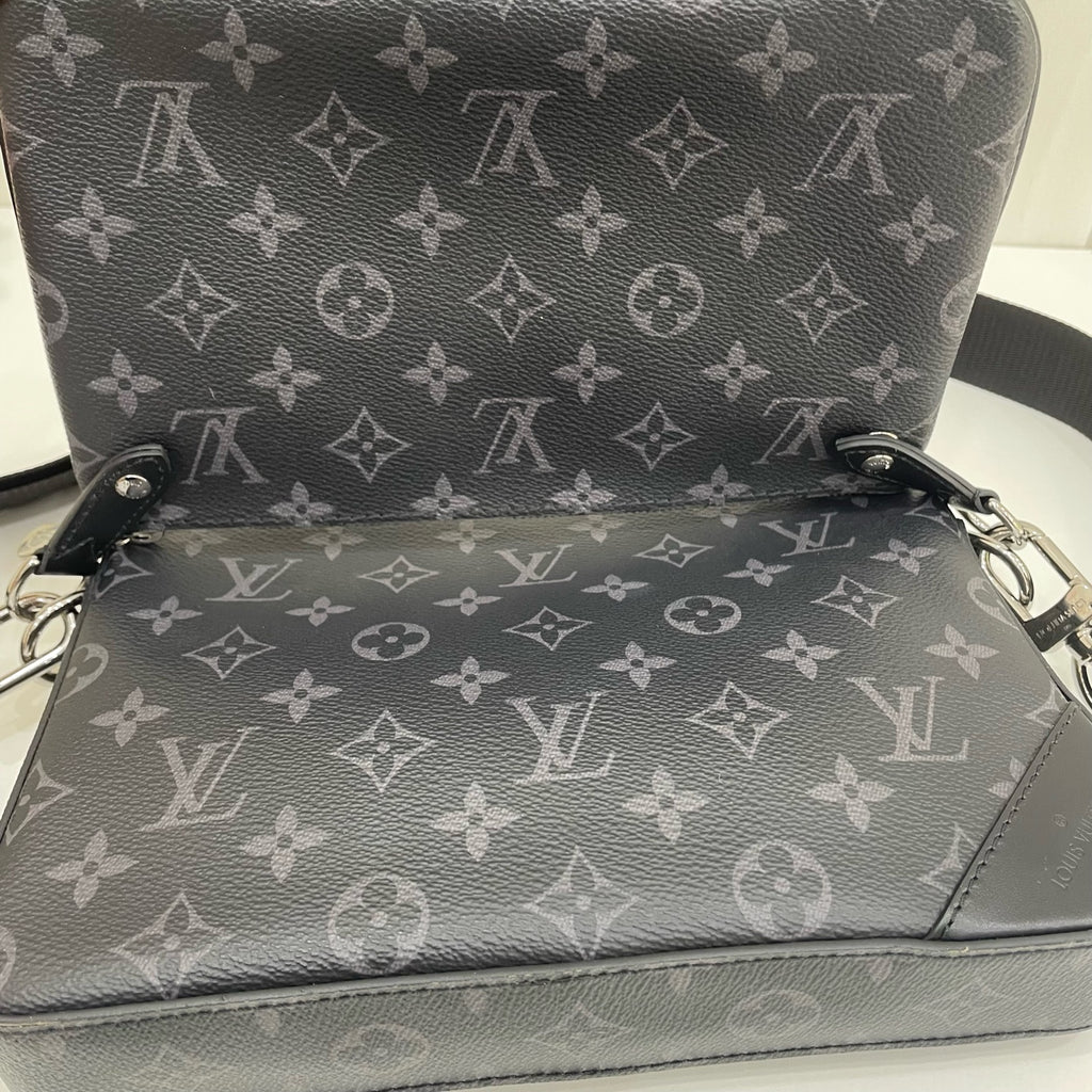 Louis Vuitton Messenger Bag