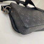 Louis Vuitton Messenger Bag