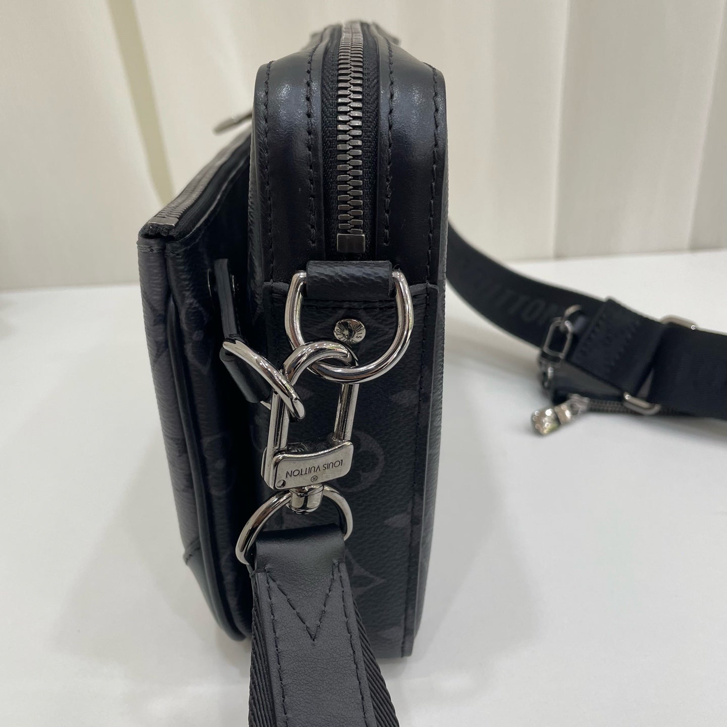 Louis Vuitton Messenger Bag