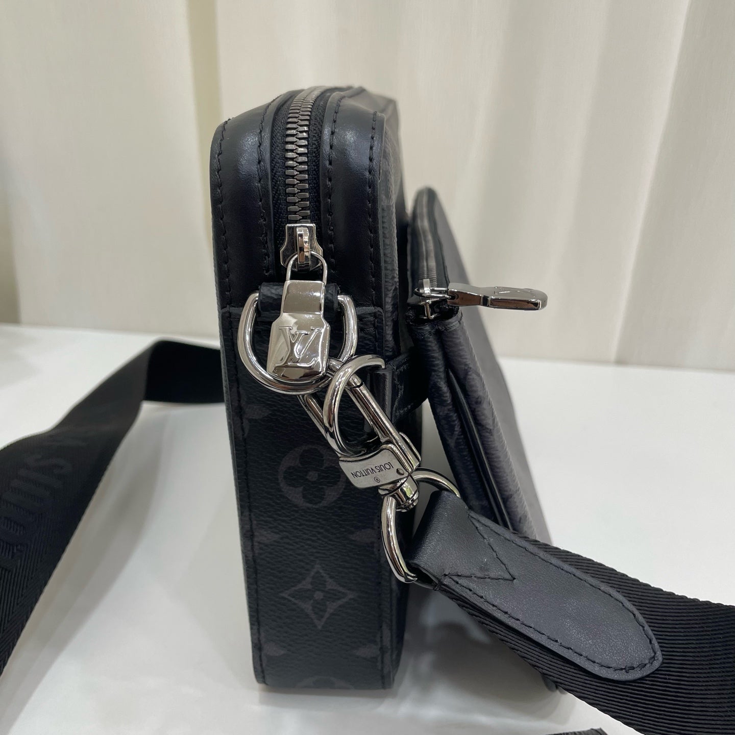 Louis Vuitton Messenger Bag
