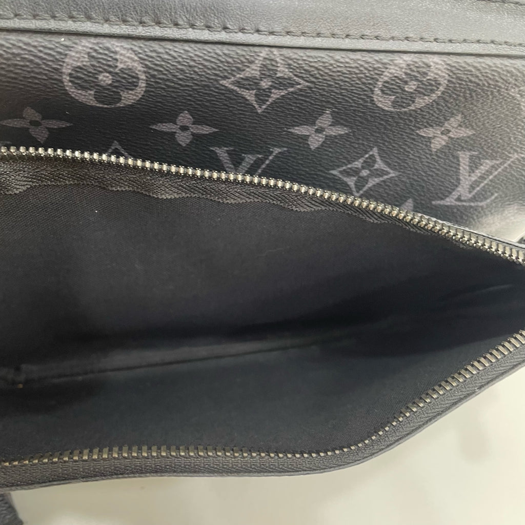 Louis Vuitton Messenger Bag
