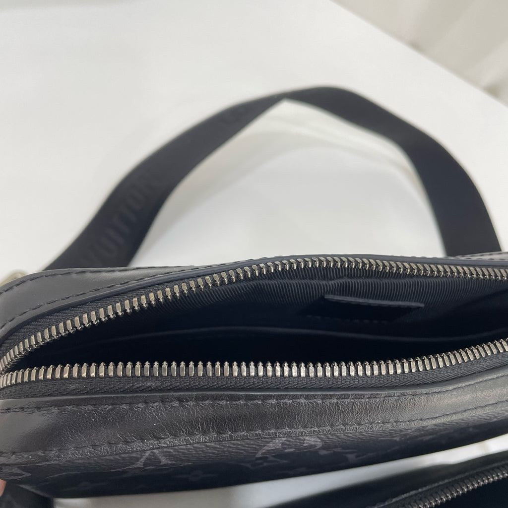 Louis Vuitton Messenger Bag