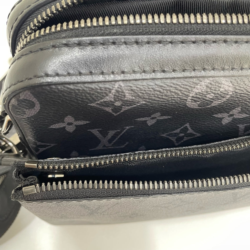 Louis Vuitton Messenger Bag