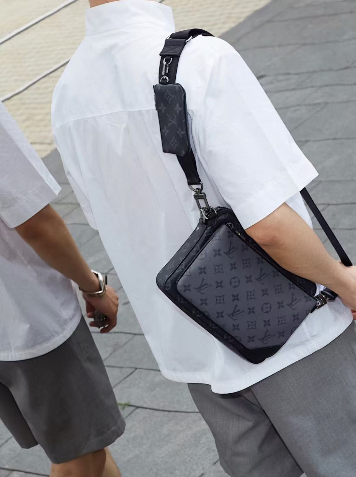 Louis Vuitton Messenger Bag