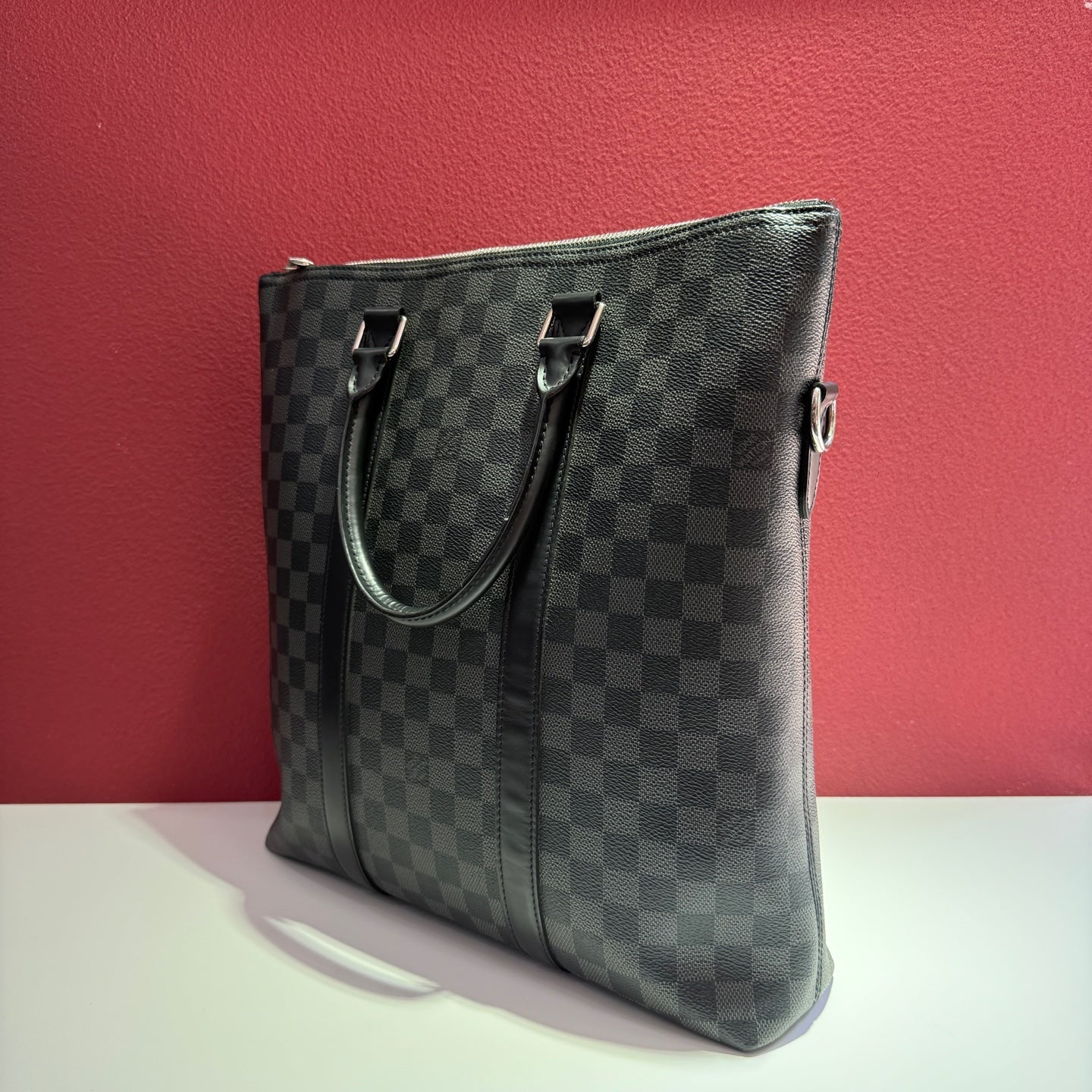 Louis Vuitton Black Shoulder Bag N40000
