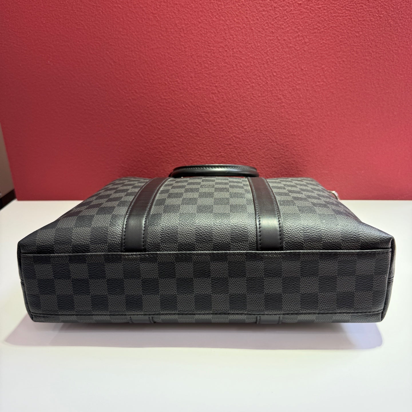 Louis Vuitton Black Shoulder Bag N40000
