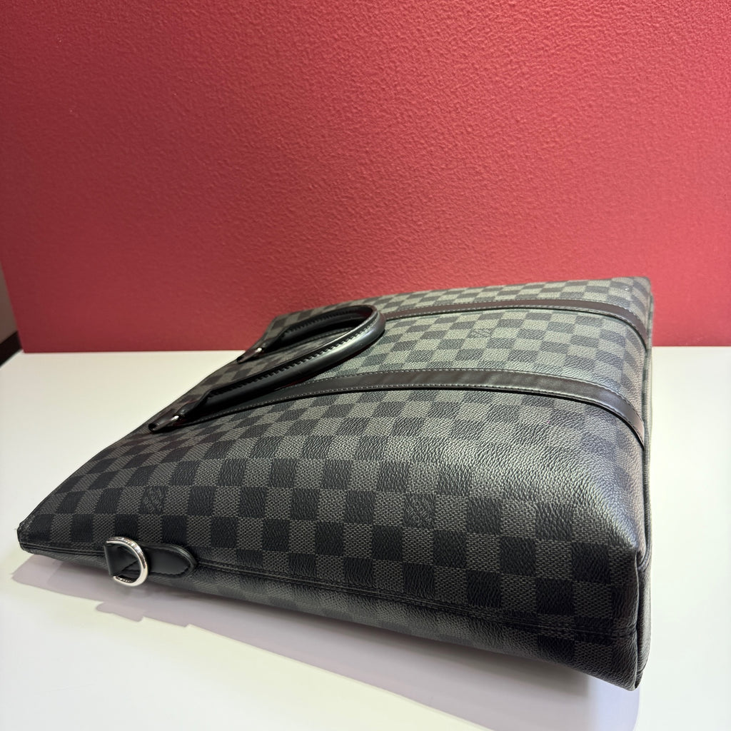 Louis Vuitton Black Shoulder Bag N40000