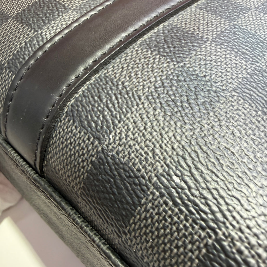 Louis Vuitton Black Shoulder Bag N40000