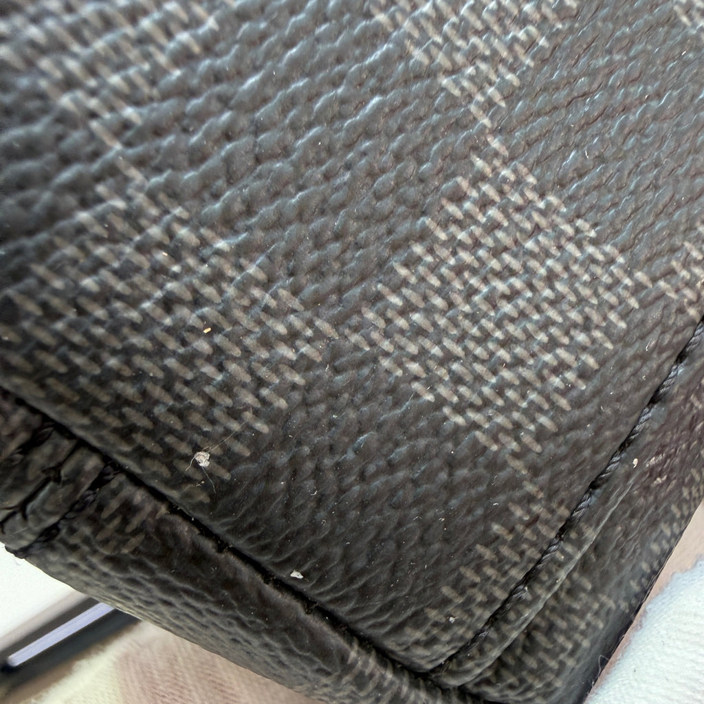 Louis Vuitton Black Shoulder Bag N40000