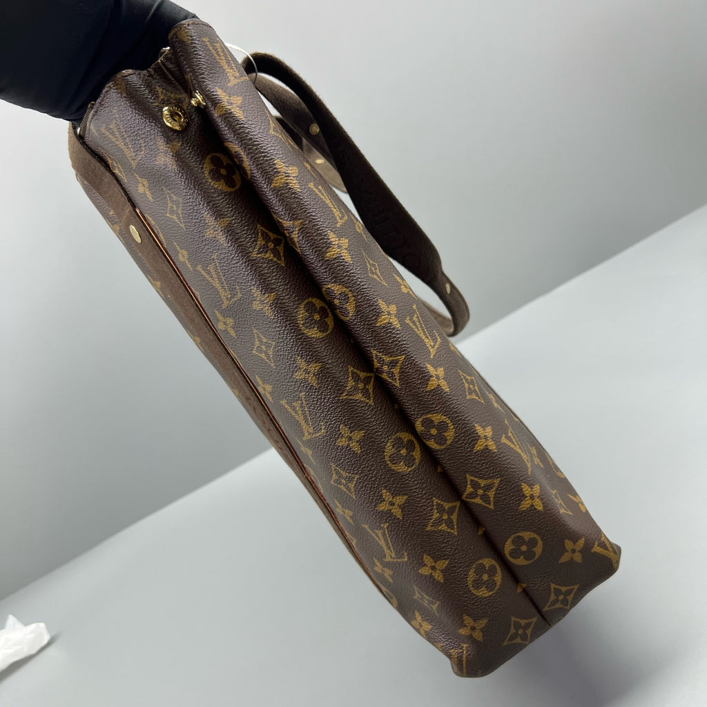Louis Vuitton Shoulder Bag