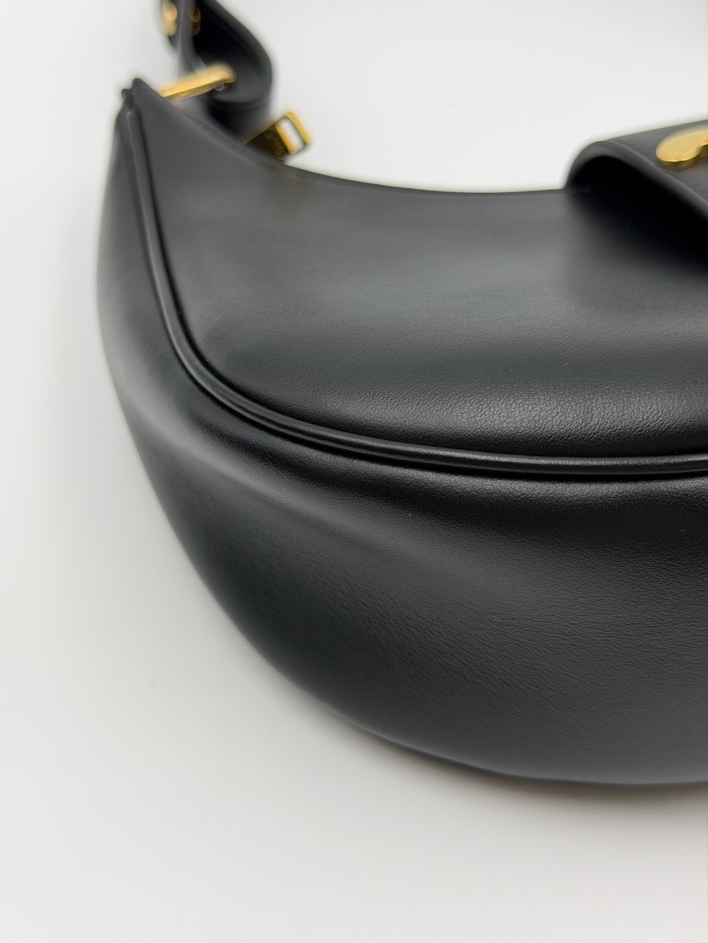 Celine AVA TRIOMPHE smooth cowhide leather handbag Black 114493DGQ.38NO