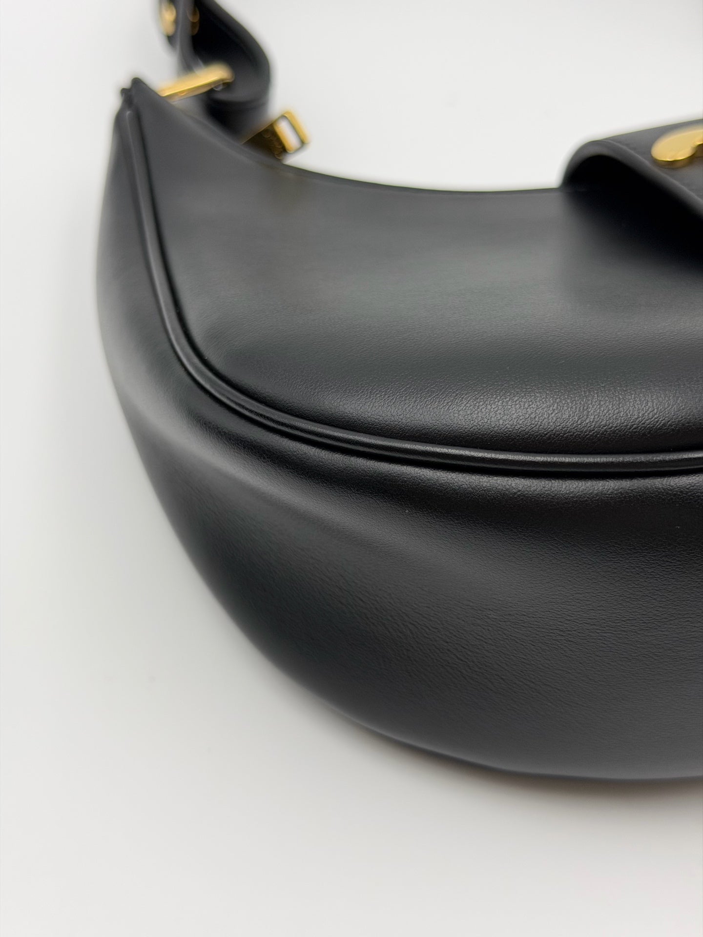 Celine AVA TRIOMPHE smooth cowhide leather handbag Black 114493DGQ.38NO