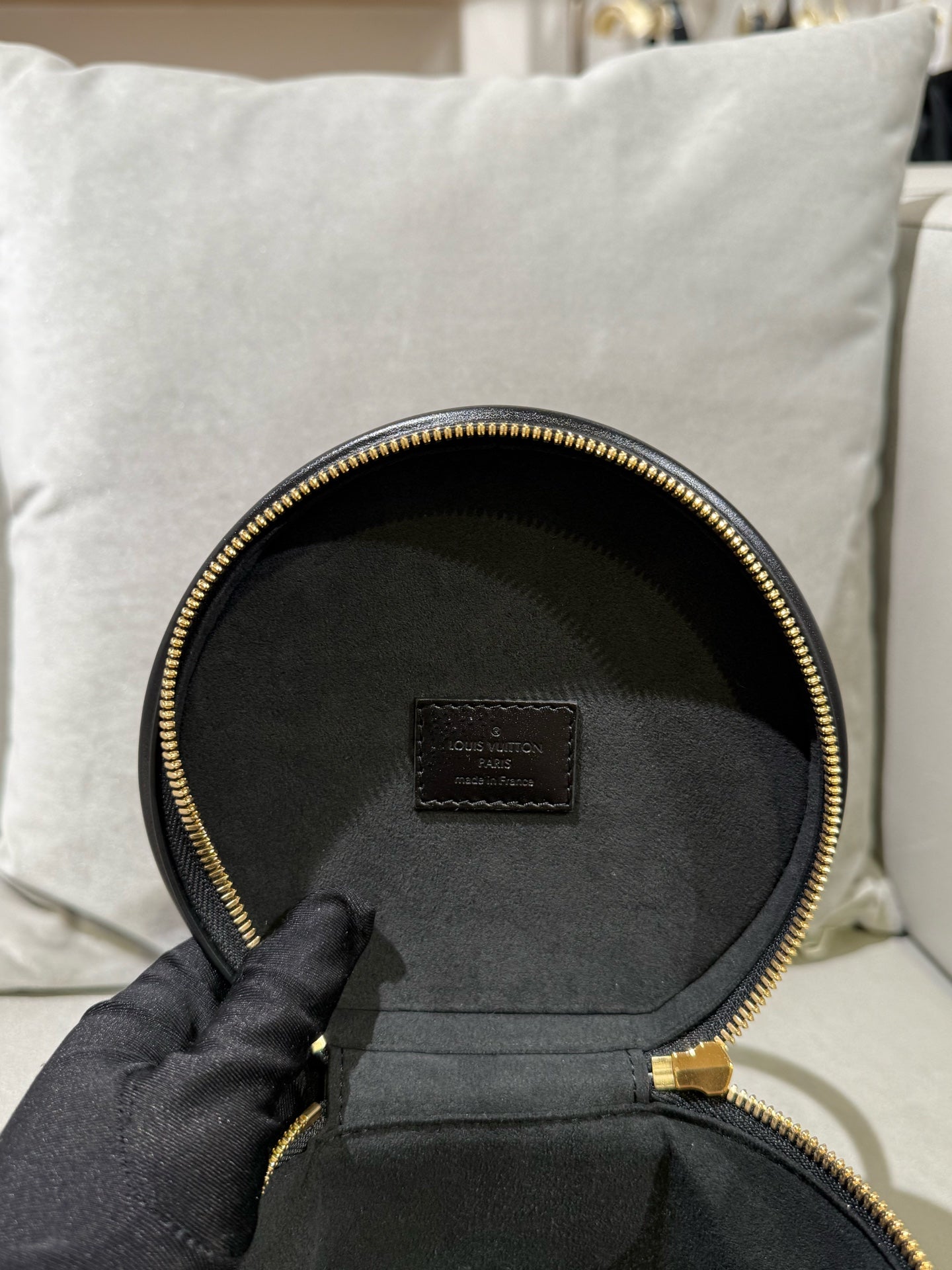 Louis Vuitton Cannes Crossbody M43986