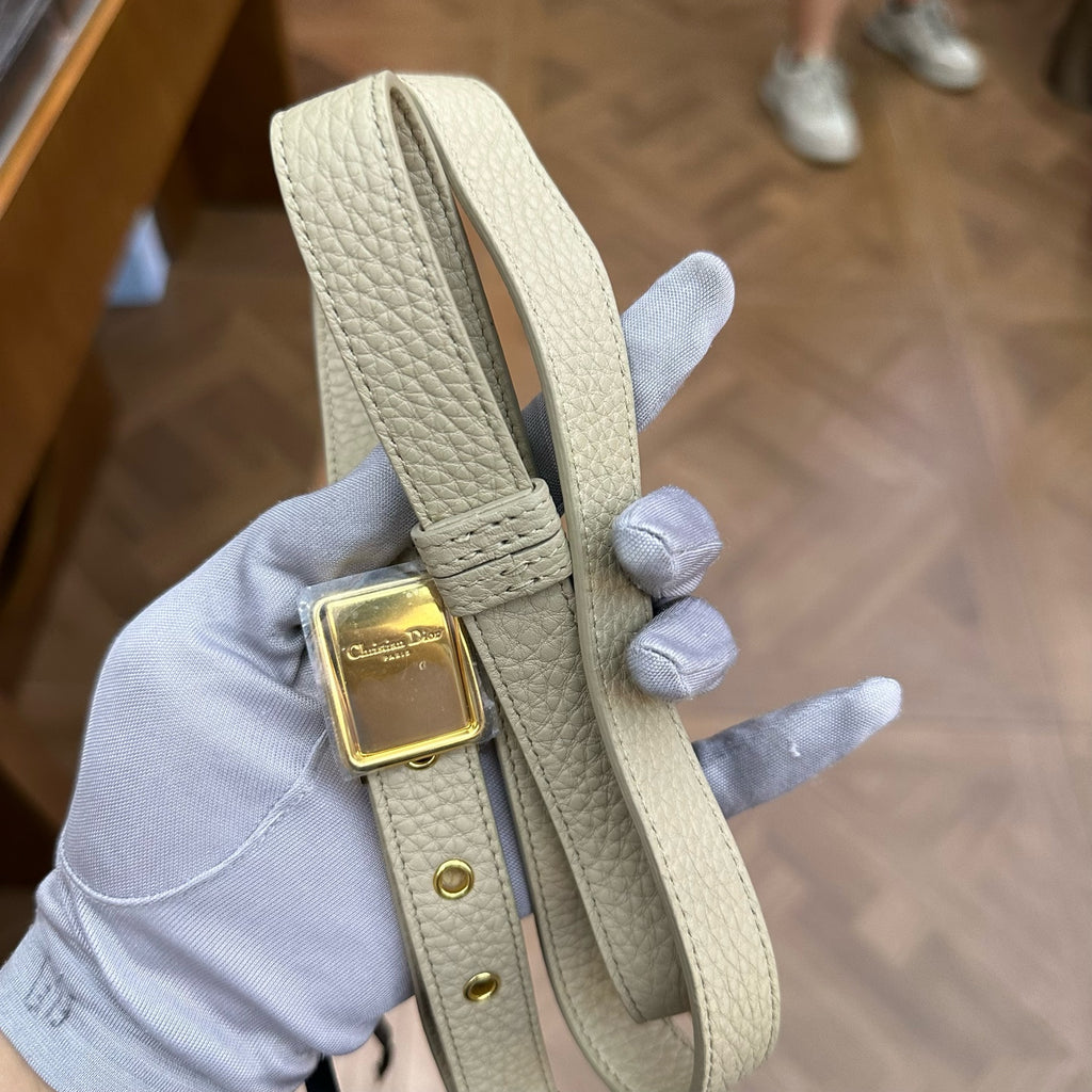 Dior Leather Beige M9317UBBN_M39U