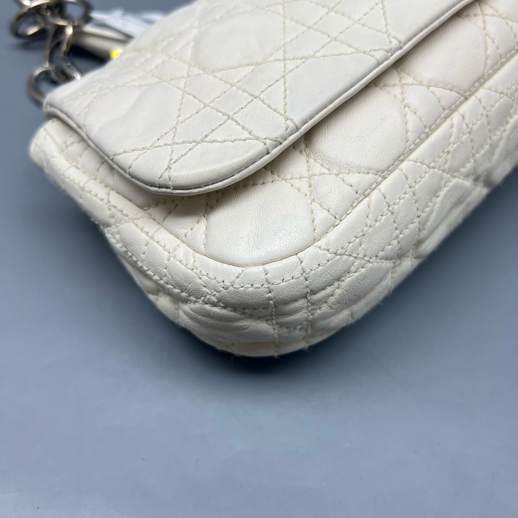 Dior White
