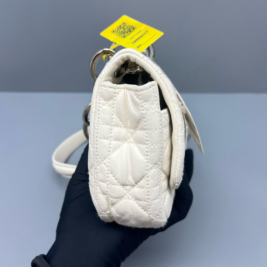 Dior White