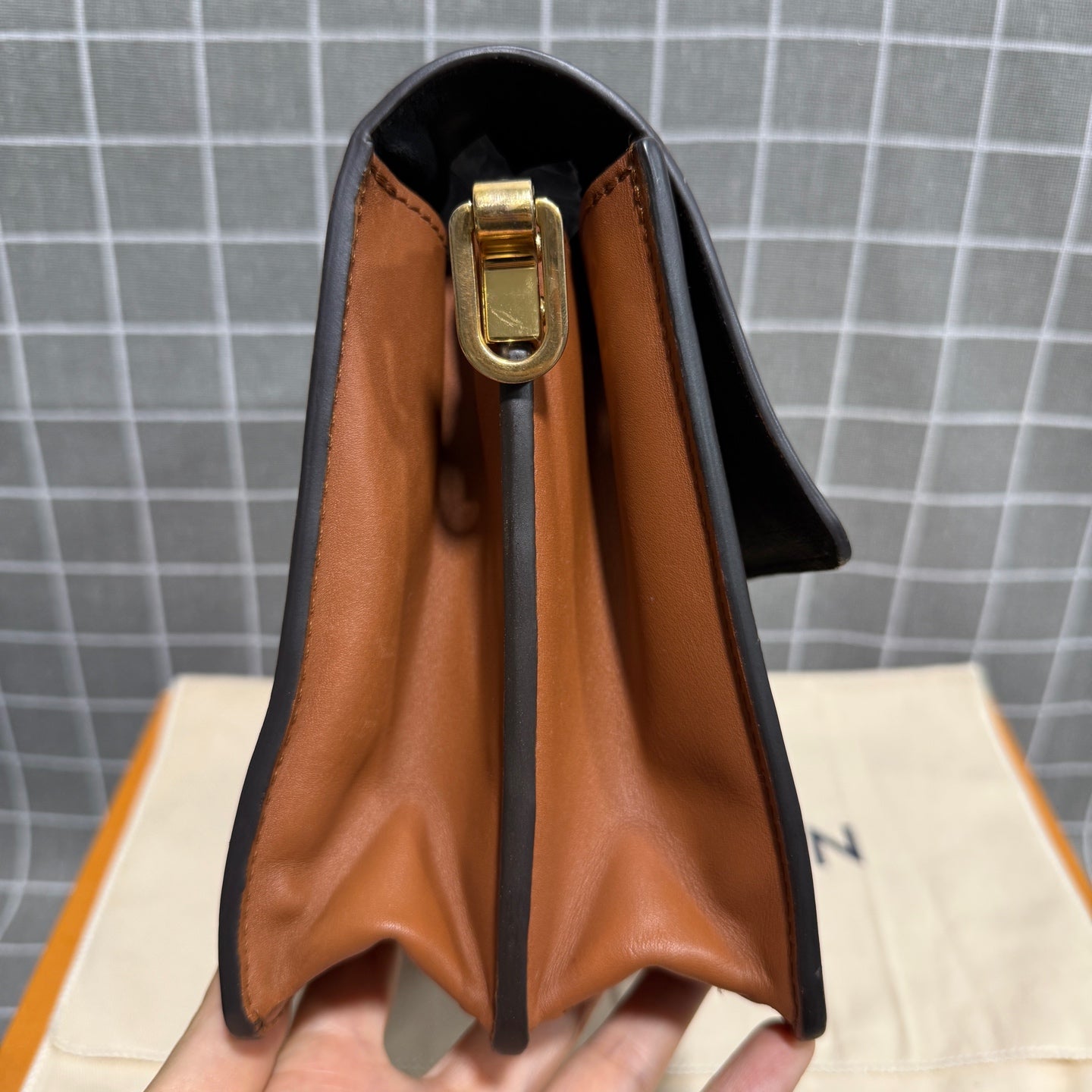 Louis Vuitton M44391
