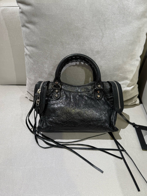Balenciaga Black Crossbody 300295-DB5XN-1060