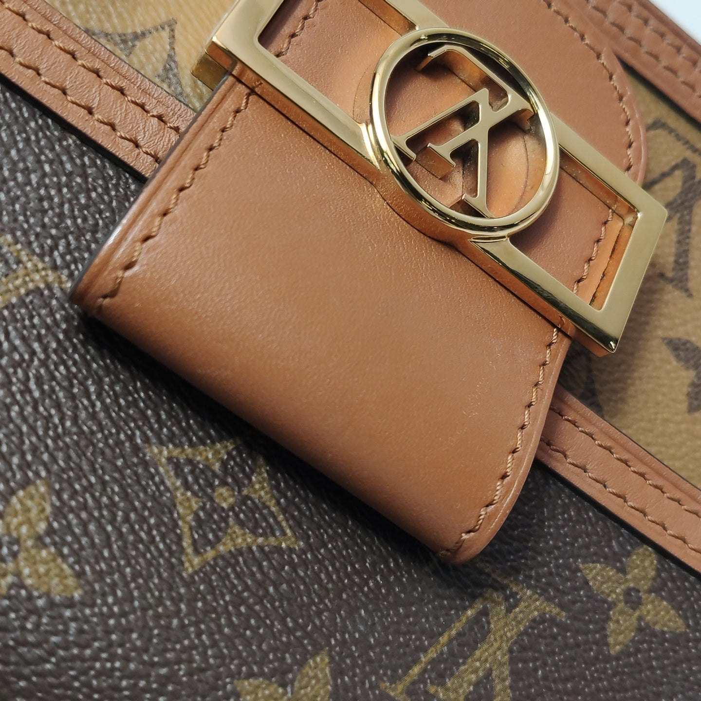 Louis Vuitton Dauphine Crossbody M45959