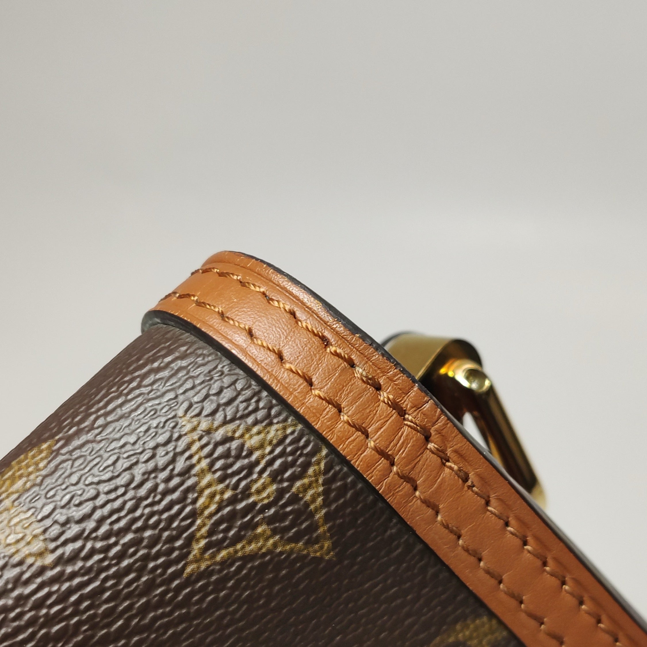 Louis Vuitton Dauphine Crossbody M45959
