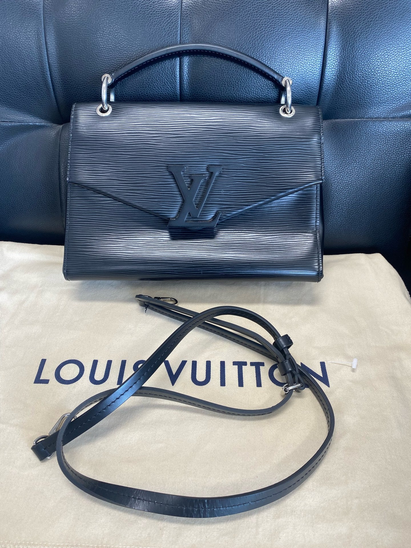 Louis Vuitton Black Messenger Bag M55977