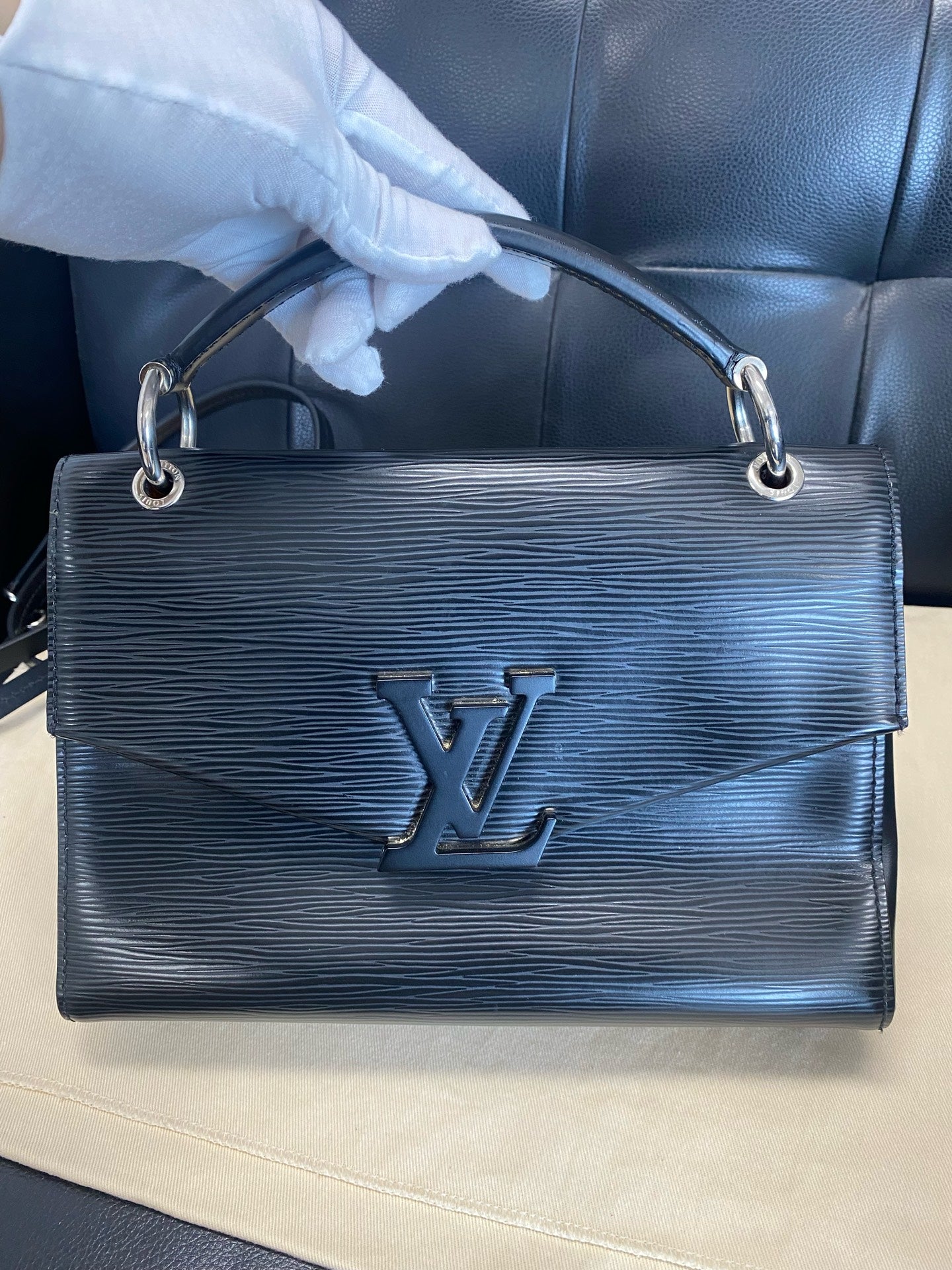 Louis Vuitton Black Messenger Bag M55977