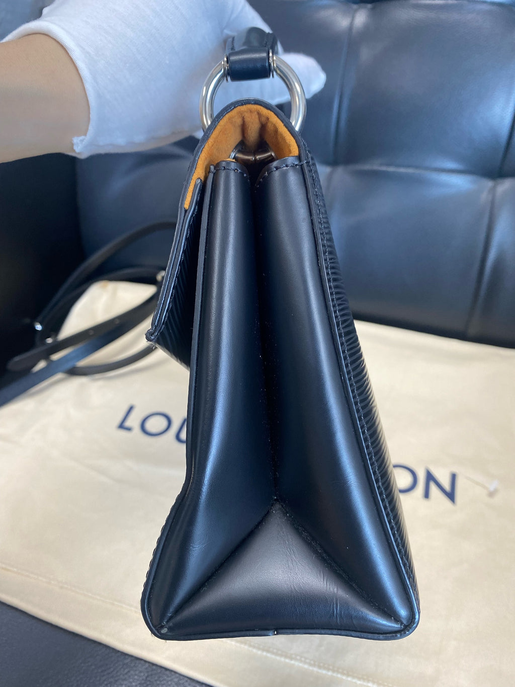 Louis Vuitton Black Messenger Bag M55977