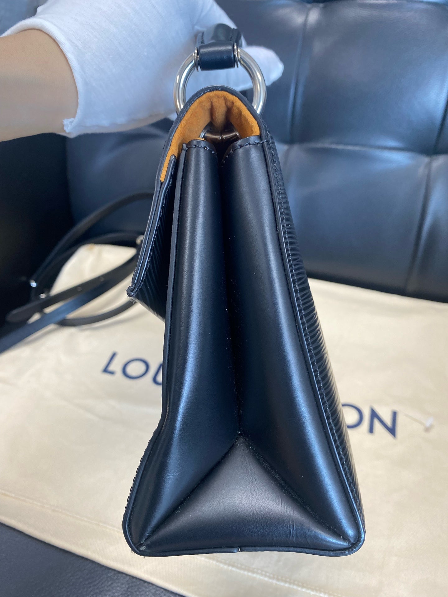 Louis Vuitton Black Messenger Bag M55977