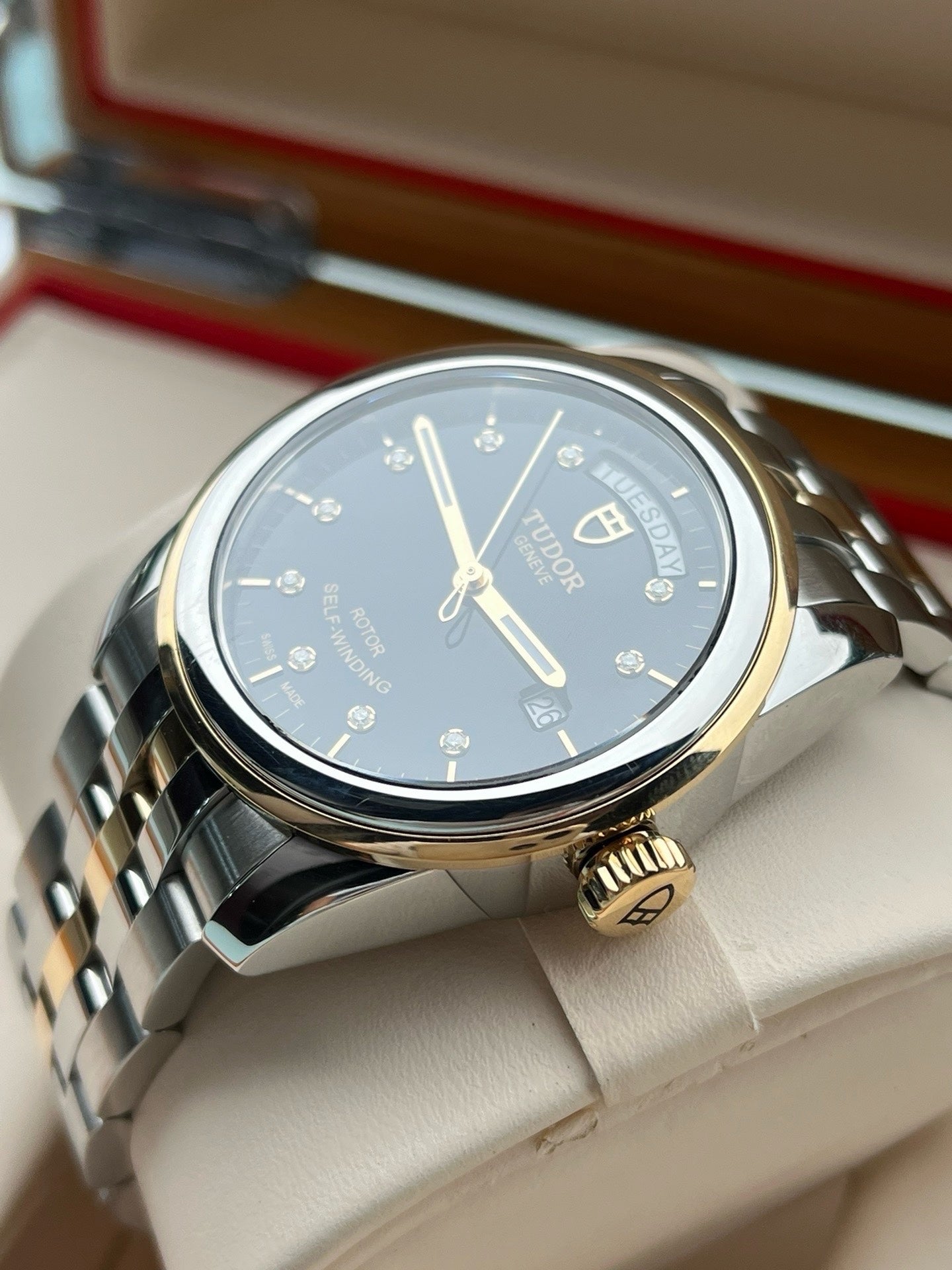 Tudor Junjue Sunday Calendar Model Black Automatic (self-winding) watch 39 millimeters m56003-0008