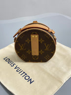 Louis Vuitton Boite Chapeau M44699
