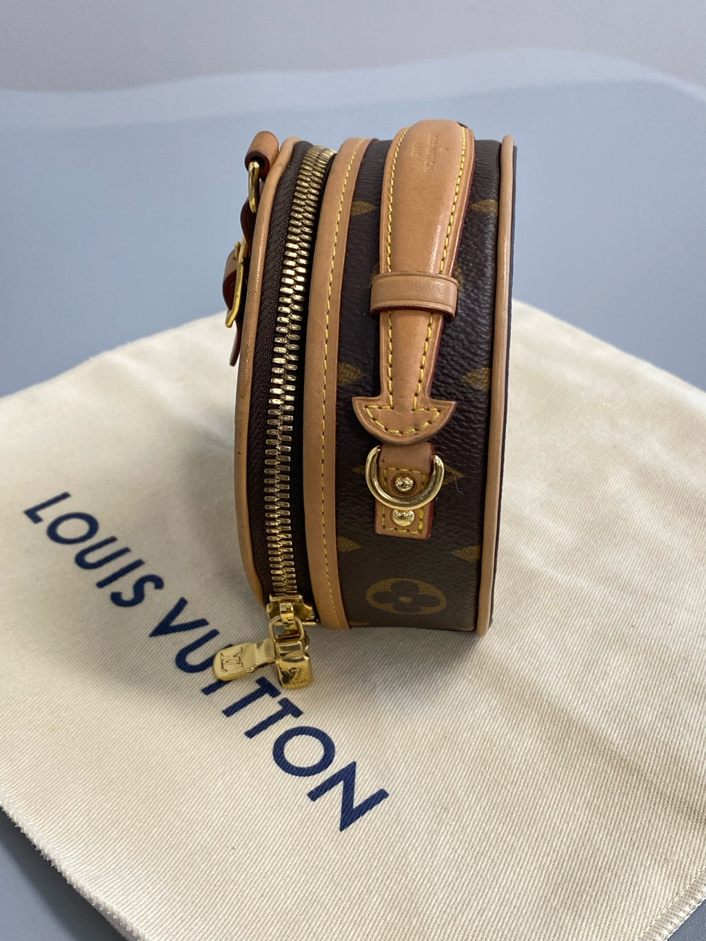Louis Vuitton Boite Chapeau M44699