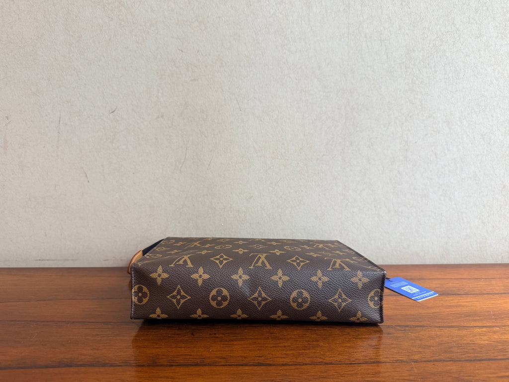 Louis Vuitton Canvas Clutch M47542