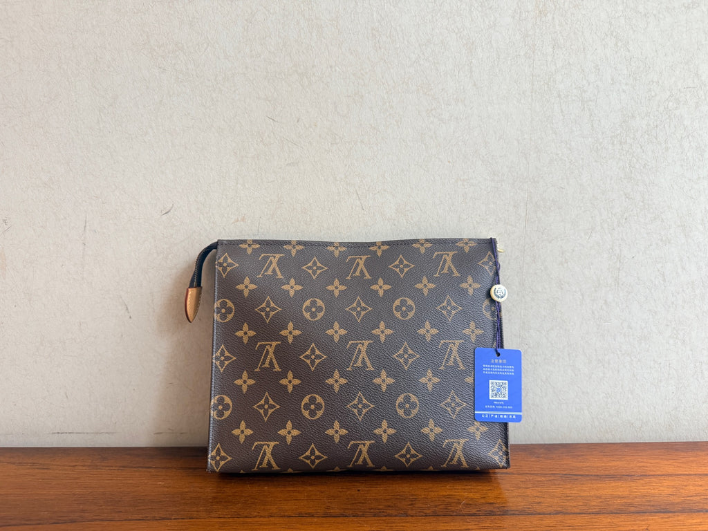 Louis Vuitton Canvas Clutch M47542