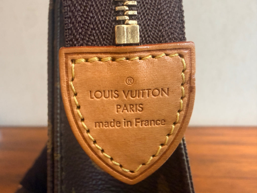 Louis Vuitton Canvas Clutch M47542