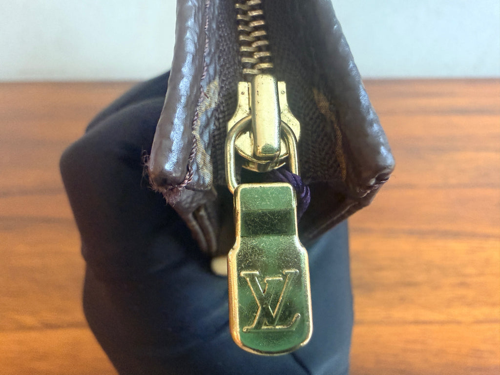 Louis Vuitton Canvas Clutch M47542