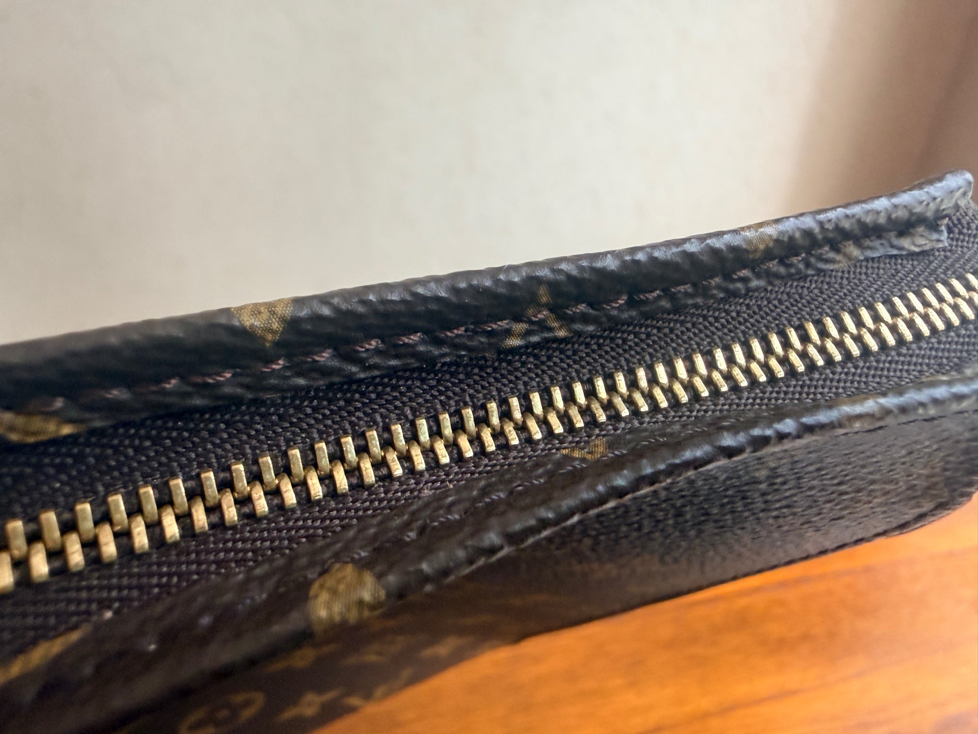 Louis Vuitton Canvas Clutch M47542