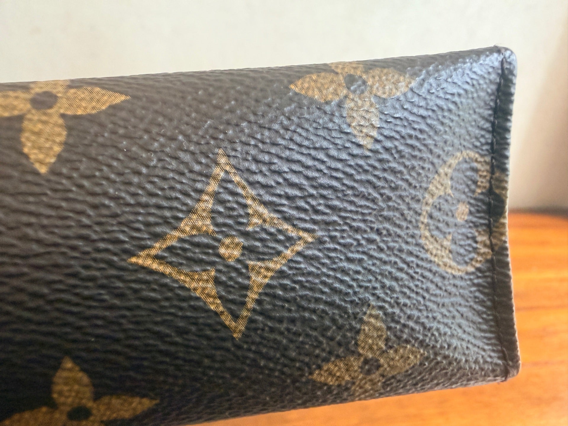 Louis Vuitton Canvas Clutch M47542