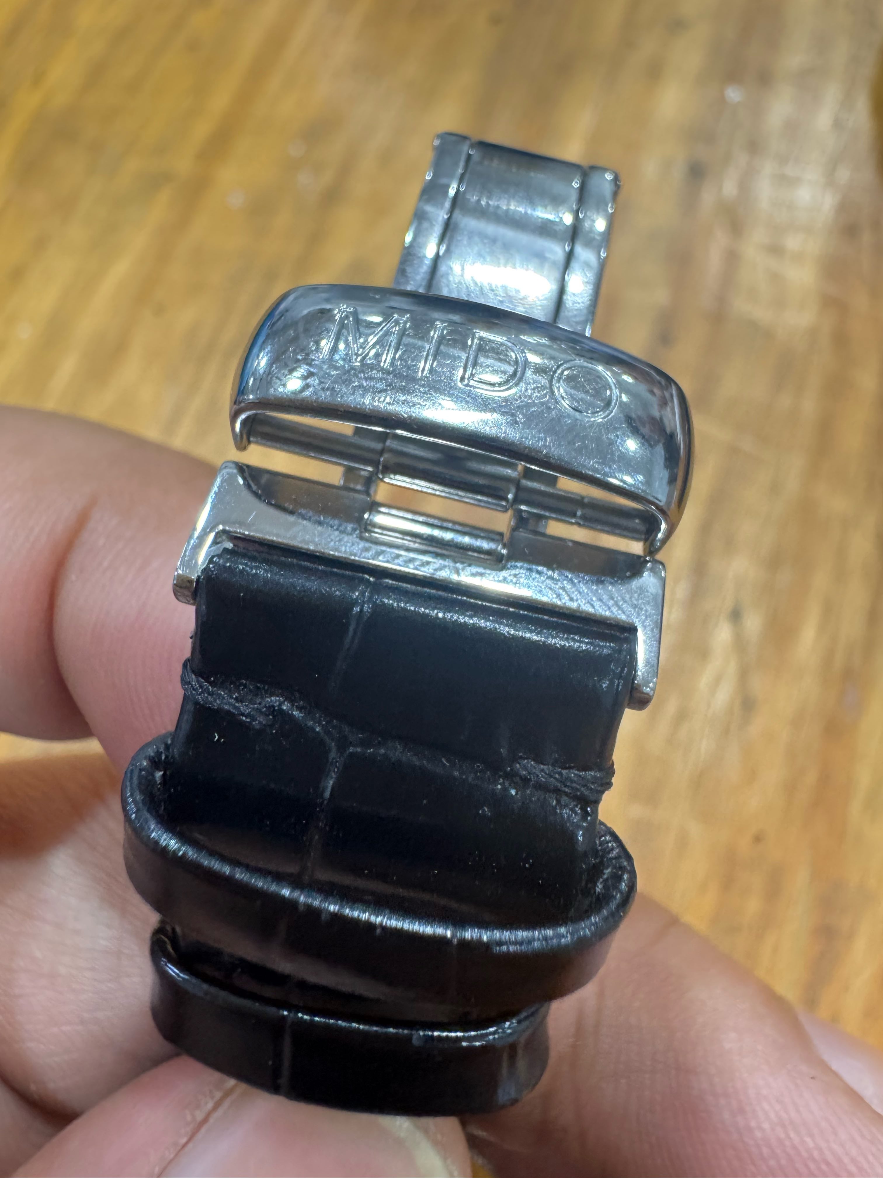 Mido Berenice Automatic (self-winding) watch 39 millimeters M010.408.16.053.20