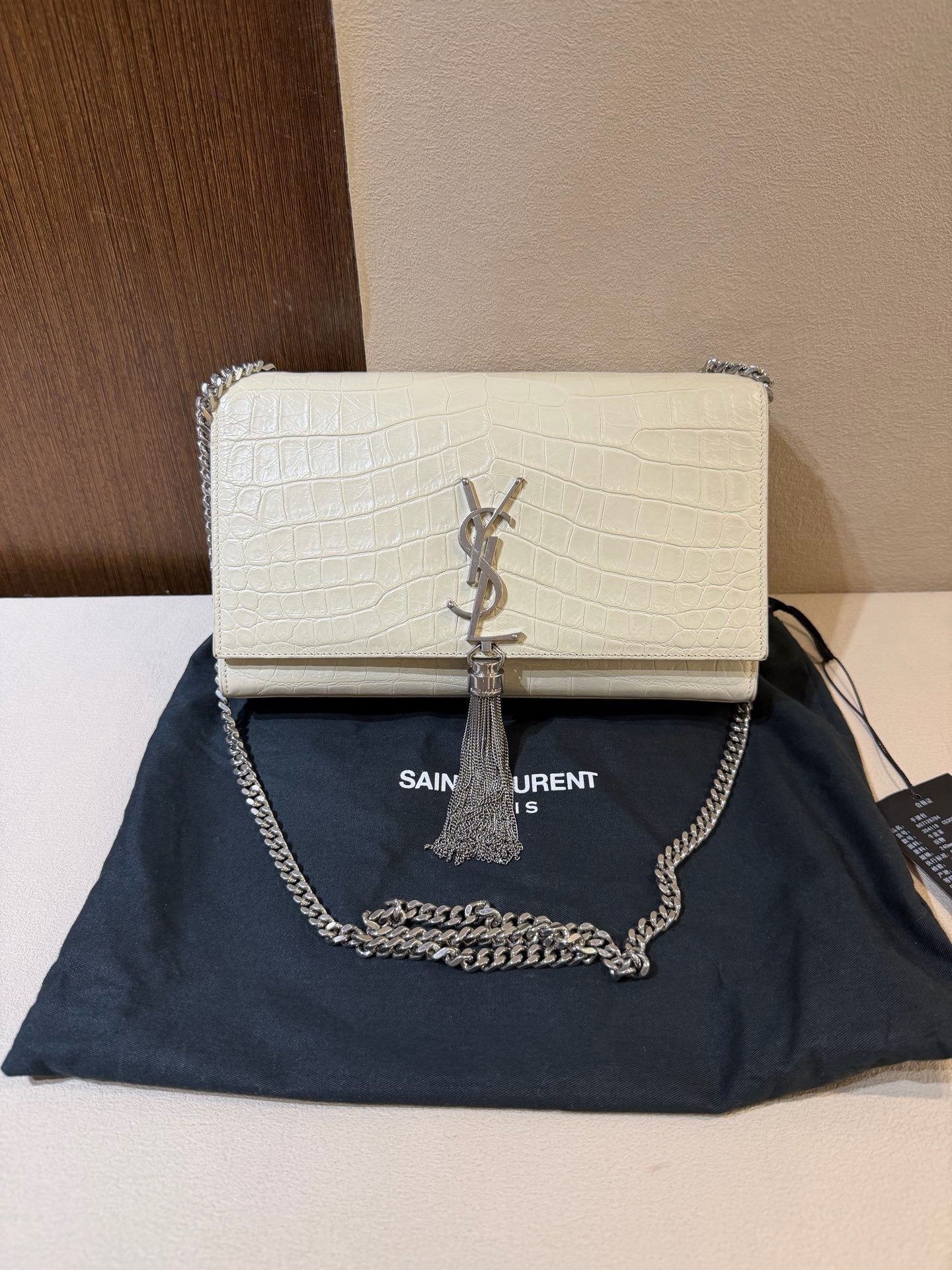 Hermes White
