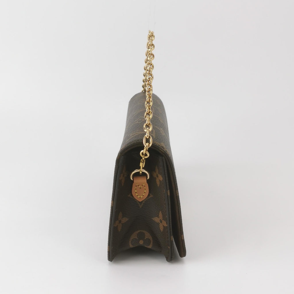 Louis Vuitton Wallet On Chain Lily M82509