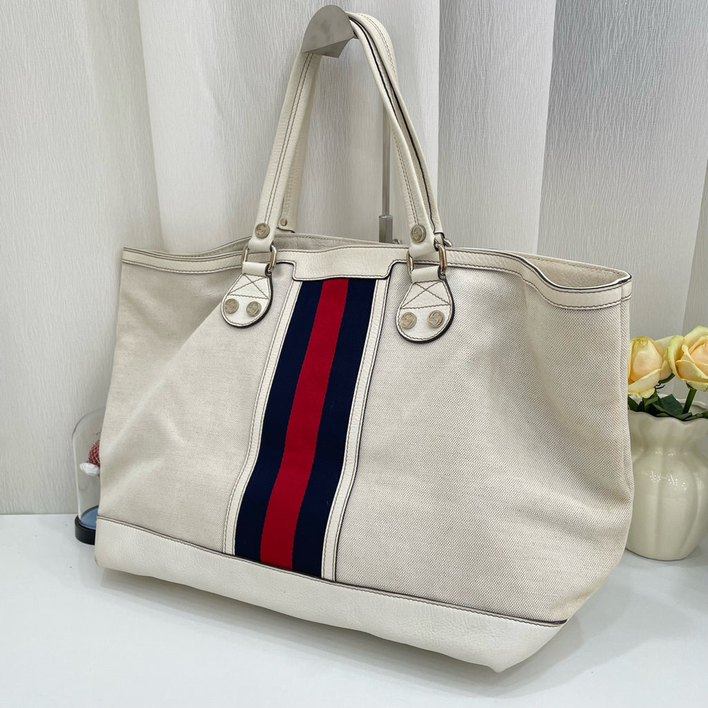 Gucci Canvas White Shoulder Bag
